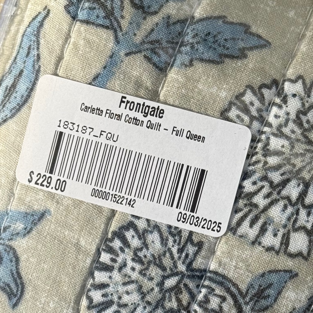 ⚡️  FLASH SALE  ⚡️Frontgate Floral Cotton Quilt - Queen - NWT - Picture 7 of 14